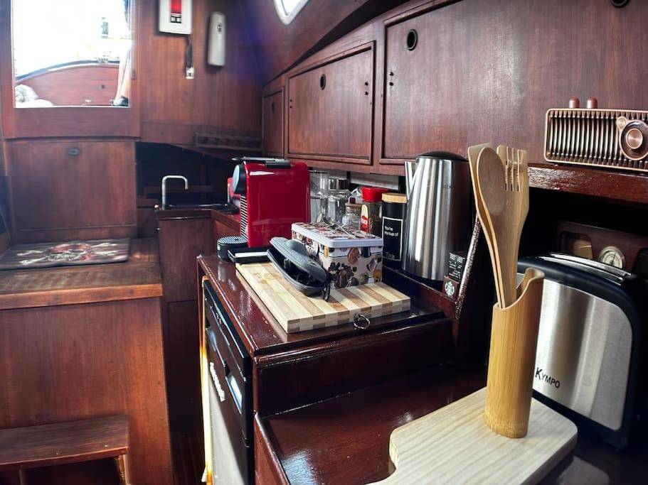 The Captains Locker - 30Ft Yacht San Miguel de Abona Exterior photo